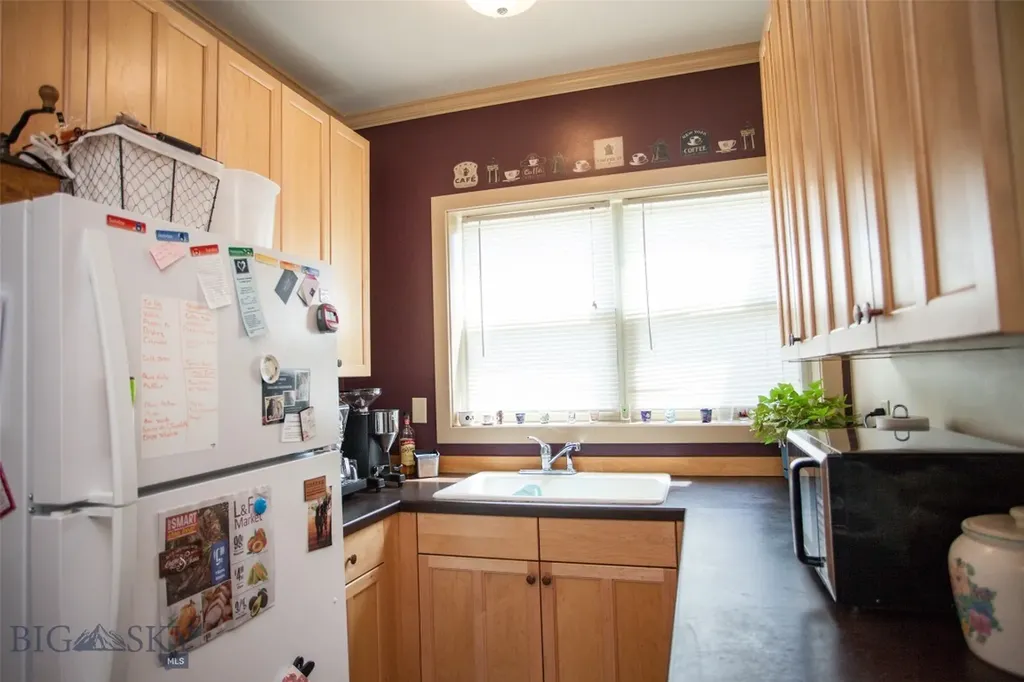 305 E Railroad Avenue N Manhattan MT 59741