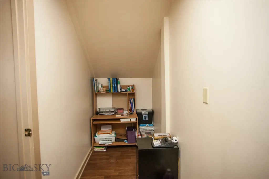 305 E Railroad Avenue N Manhattan MT 59741
