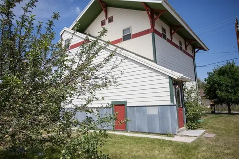 305 E Railroad Avenue N Manhattan MT 59741