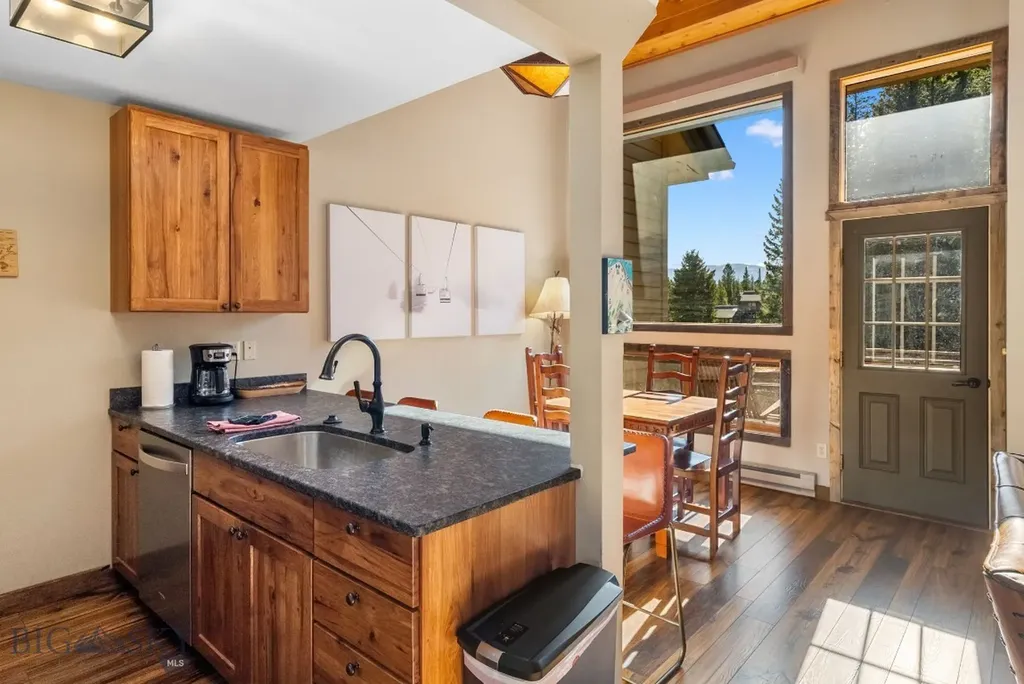132 Rose Hip Big Sky MT 59716