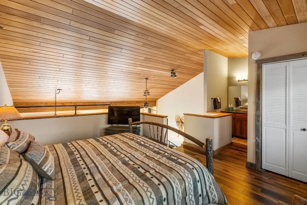 132 Rose Hip Big Sky MT 59716
