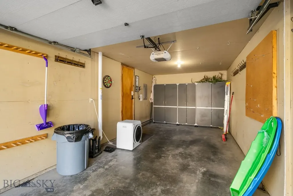 132 Rose Hip Big Sky MT 59716