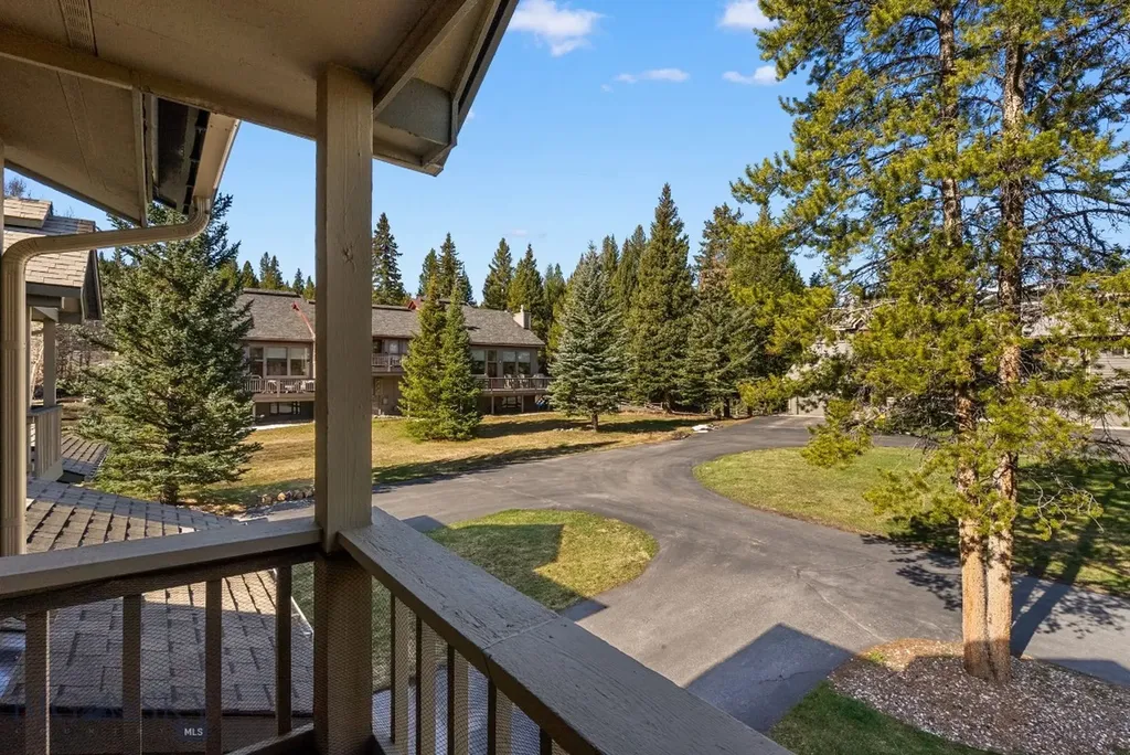 132 Rose Hip Big Sky MT 59716