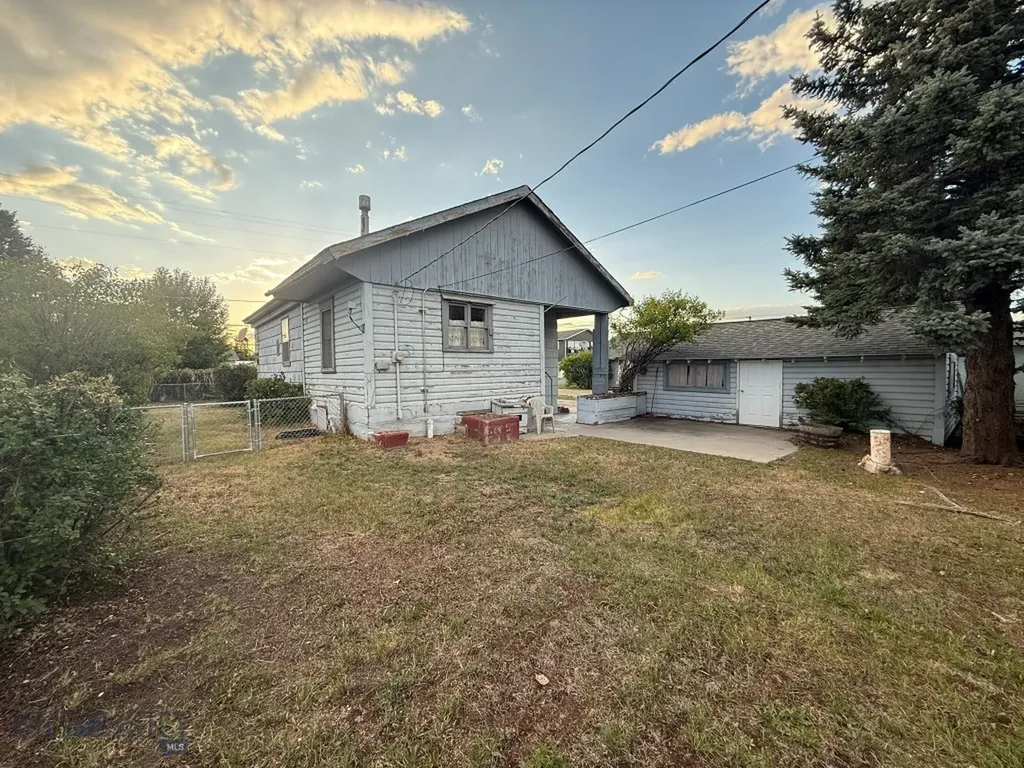 3320 Busch Butte MT 59701