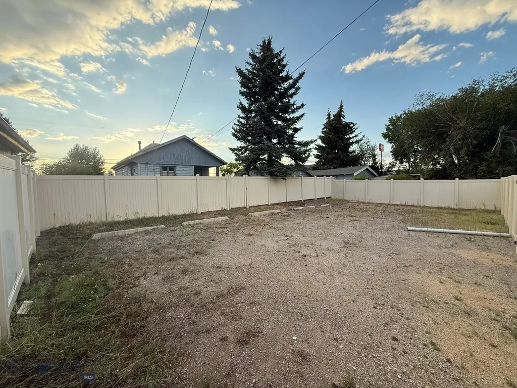 3320 Busch Butte MT 59701