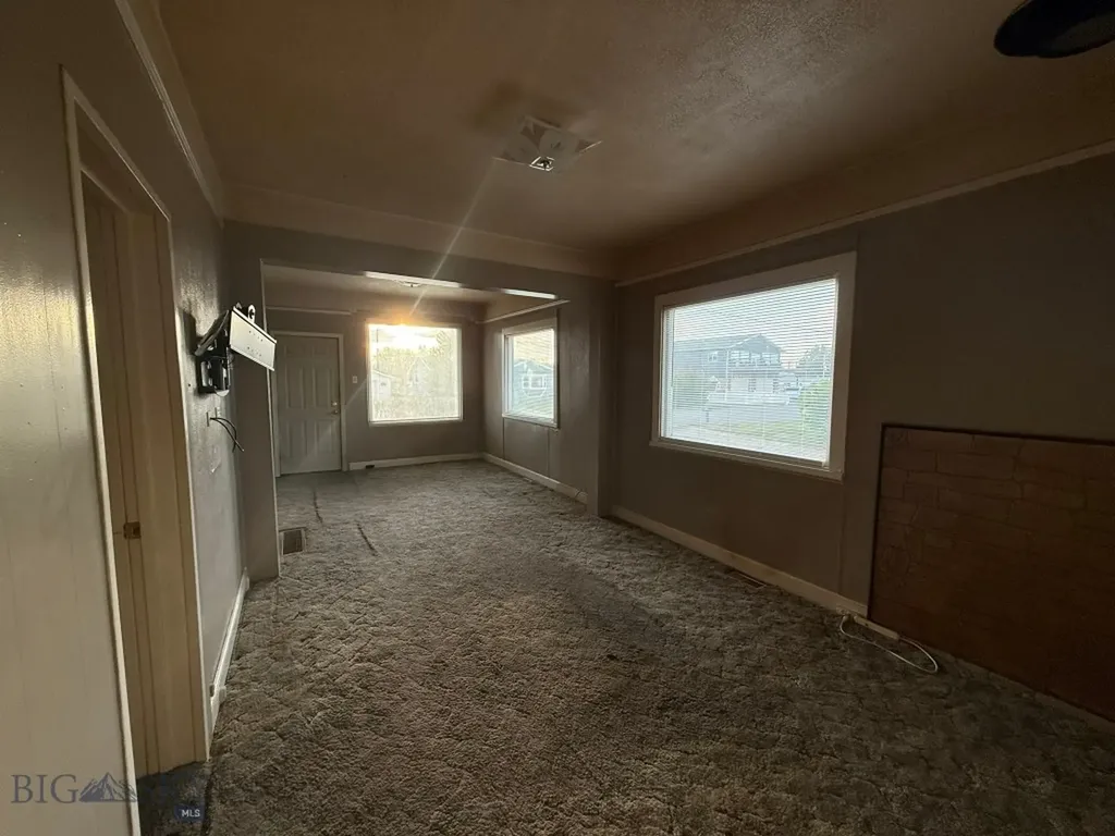 3320 Busch Butte MT 59701