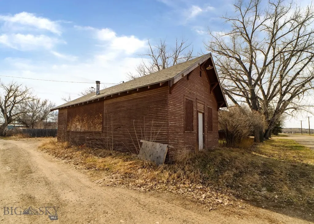 212 Chappell Street Loma MT 59460