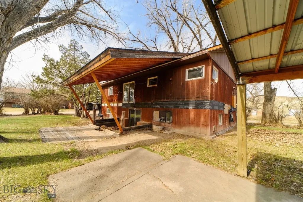 212 Chappell Street Loma MT 59460