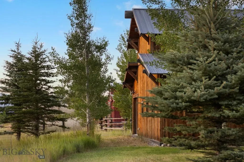 1921 E River Road Livingston MT 59047