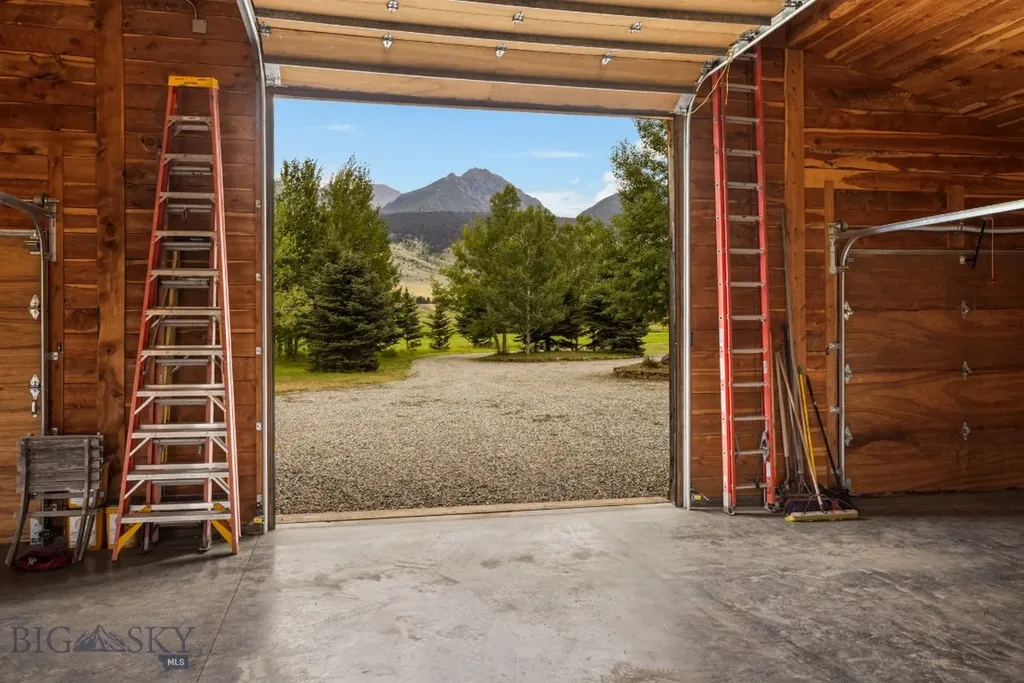 1921 E River Road Livingston MT 59047