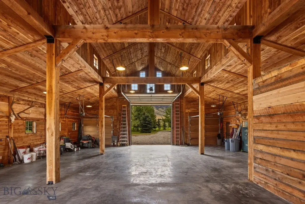 1921 E River Road Livingston MT 59047