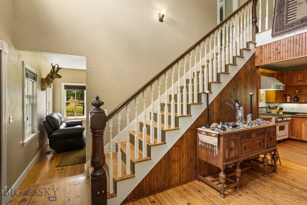 1921 E River Road Livingston MT 59047
