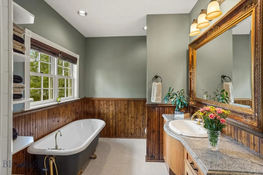 1921 E River Road Livingston MT 59047