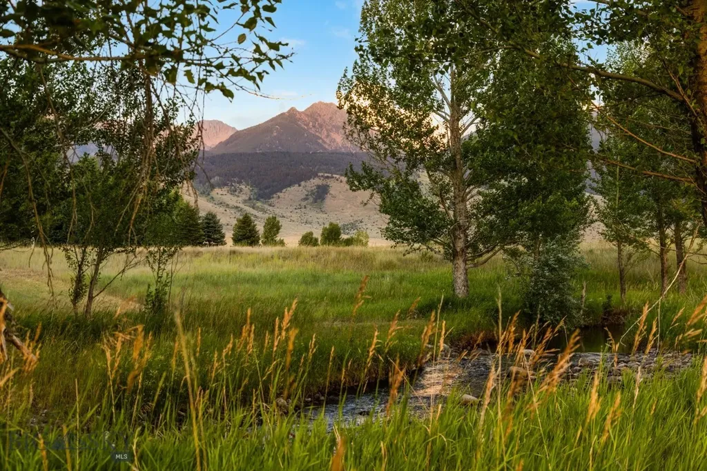 1921 E River Road Livingston MT 59047