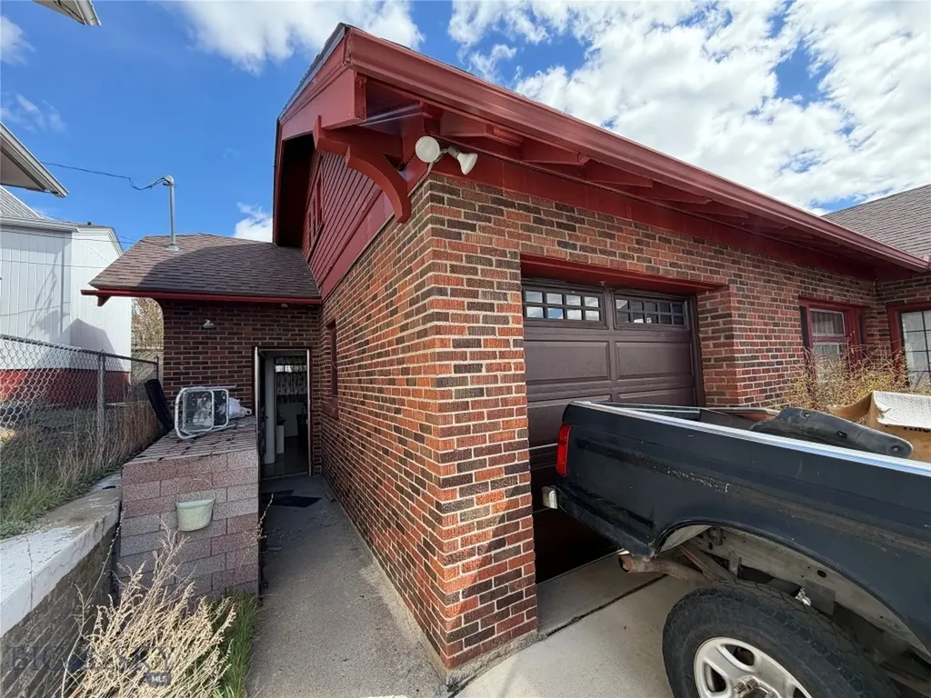 915 W Porphyry Street Butte MT 59701