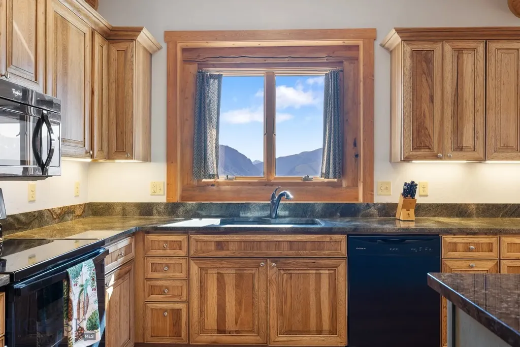 23 Lake Trail Cameron MT 59720
