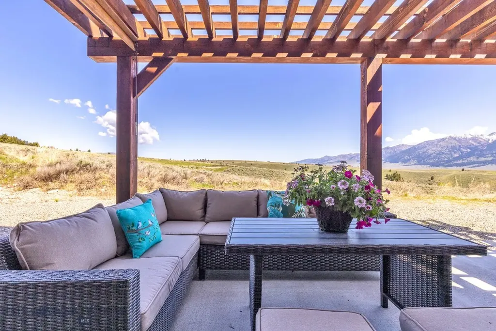 23 Lake Trail Cameron MT 59720