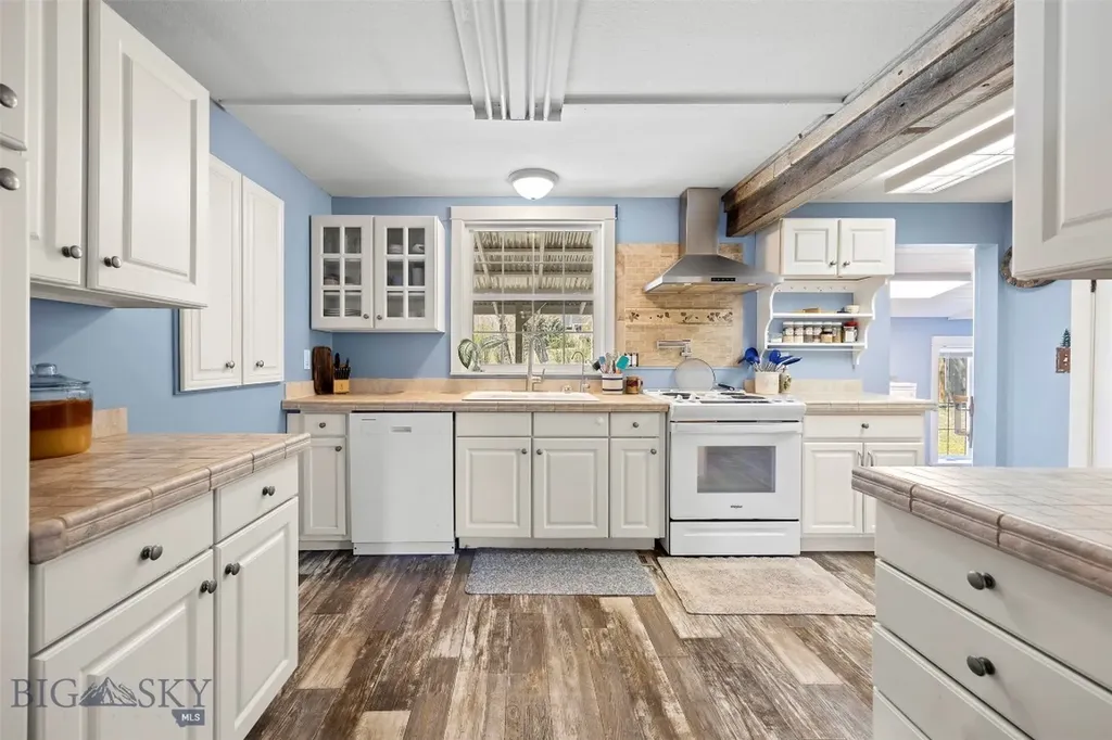 967 Mt Highway 2 W Whitehall MT 59759