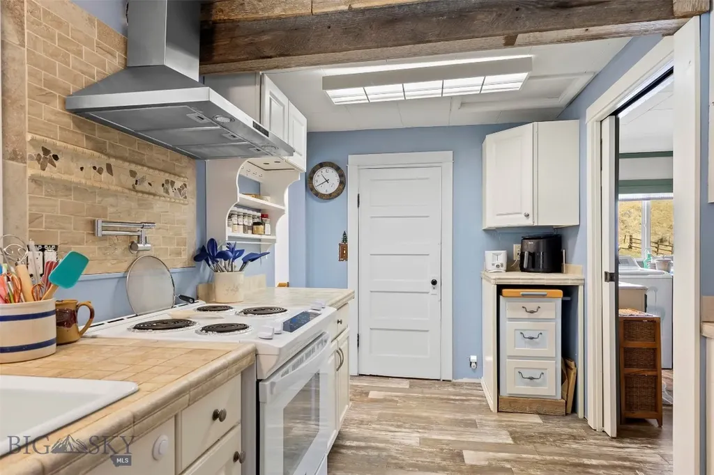 967 Mt Highway 2 W Whitehall MT 59759