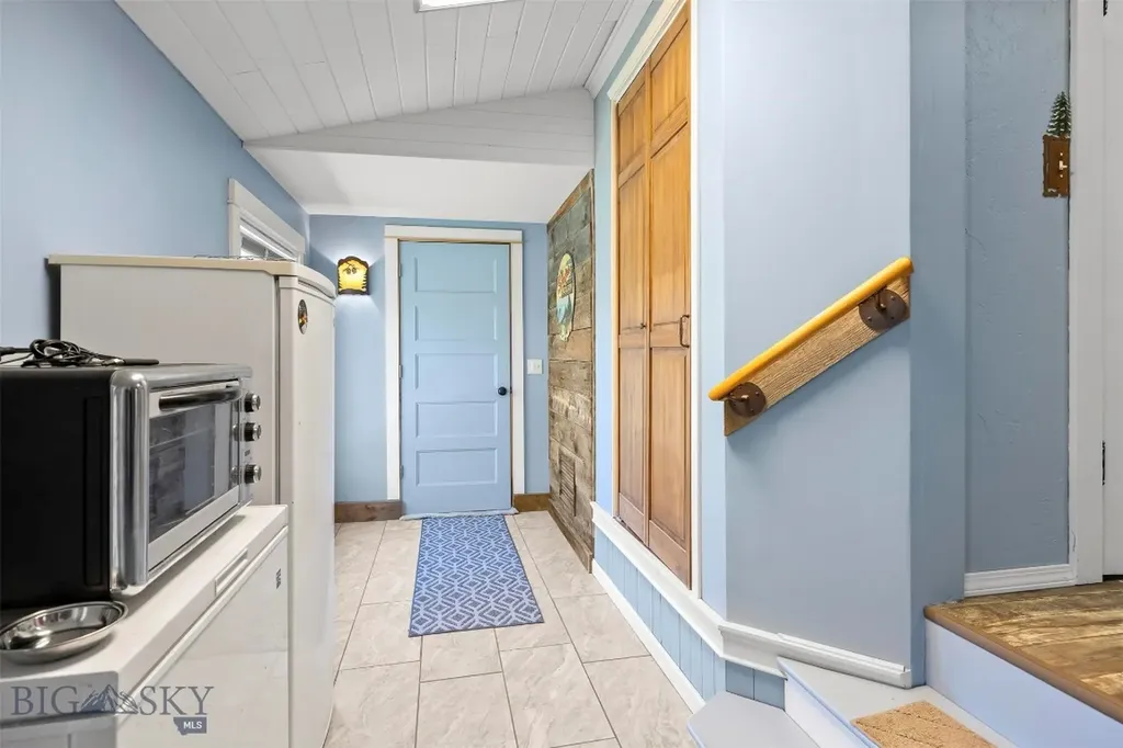 967 Mt Highway 2 W Whitehall MT 59759