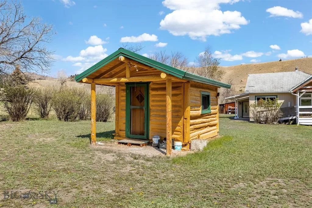 967 Mt Highway 2 W Whitehall MT 59759