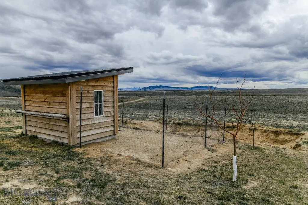 22869 Mount Highway 278 Dillon MT 59725