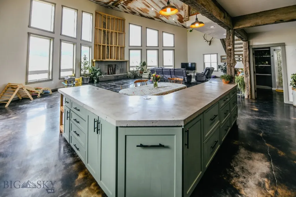 22869 Mount Highway 278 Dillon MT 59725
