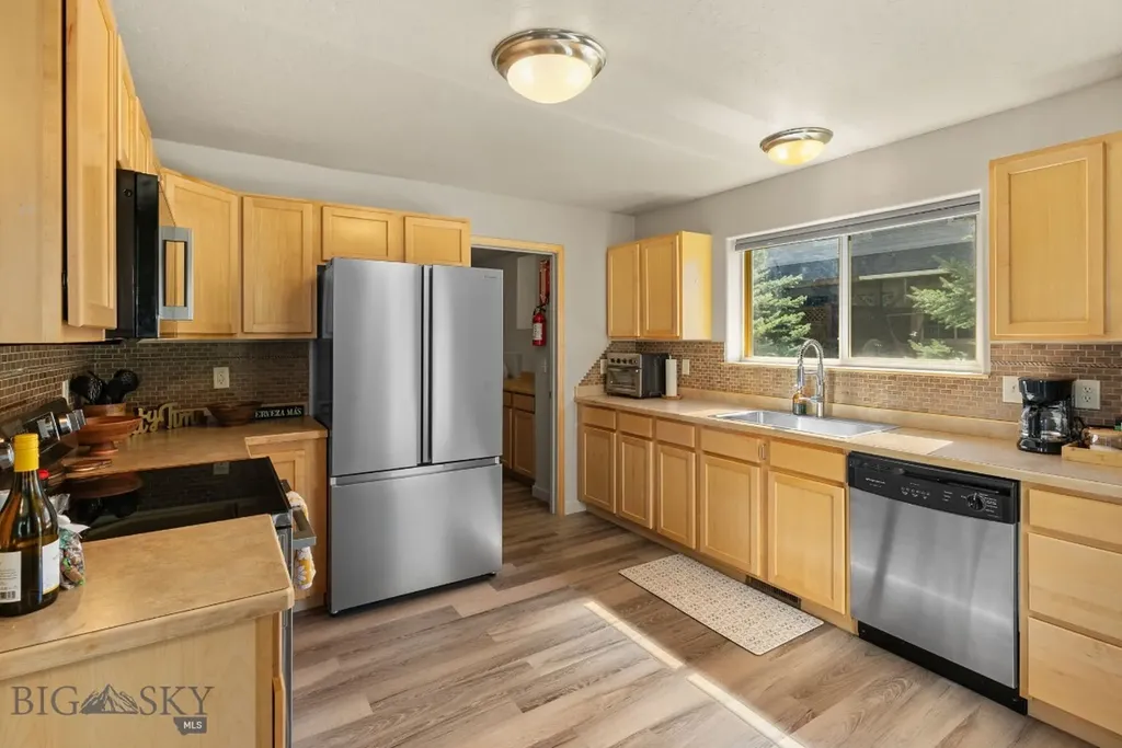 2942 Warbler Way Bozeman MT 59718