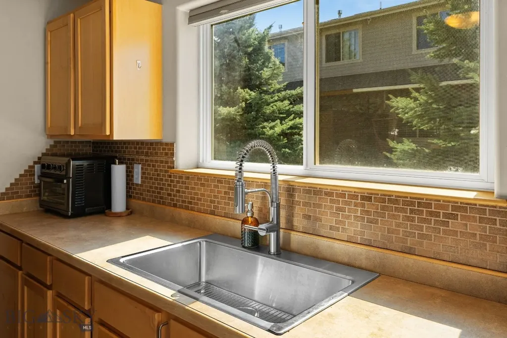 2942 Warbler Way Bozeman MT 59718