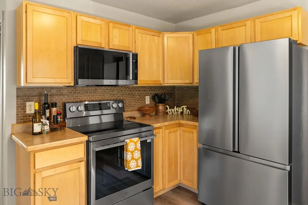 2942 Warbler Way Bozeman MT 59718
