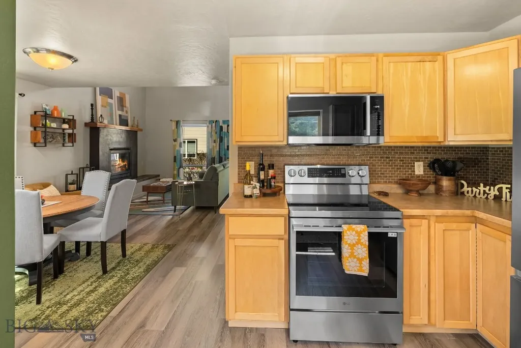 2942 Warbler Way Bozeman MT 59718