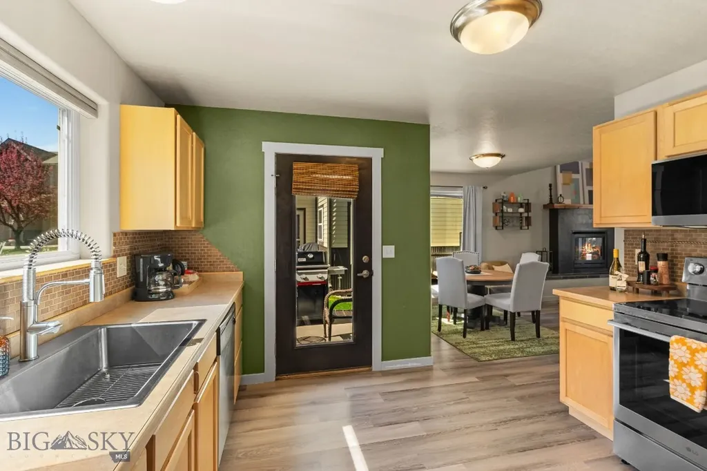 2942 Warbler Way Bozeman MT 59718