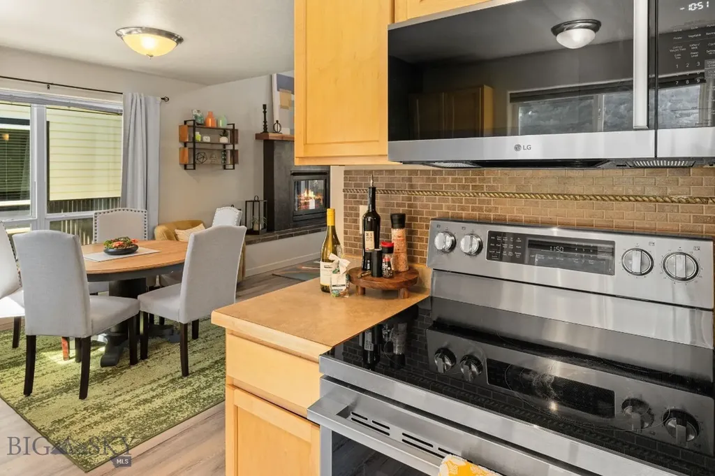2942 Warbler Way Bozeman MT 59718