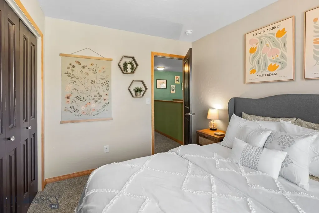 2942 Warbler Way Bozeman MT 59718