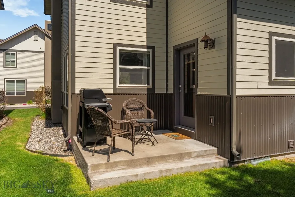 2942 Warbler Way Bozeman MT 59718