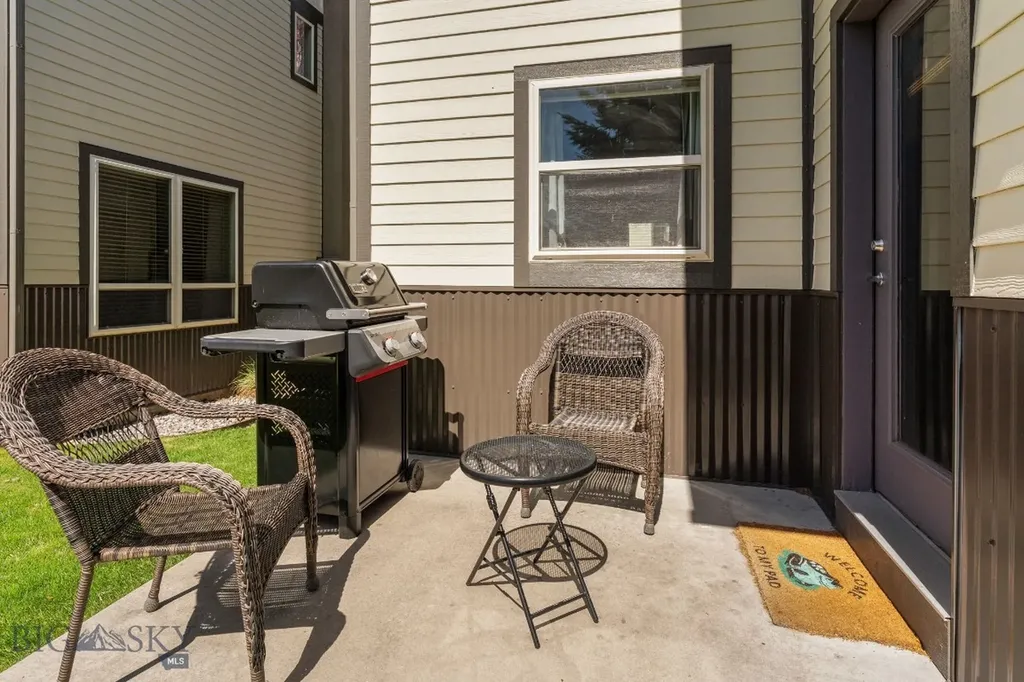 2942 Warbler Way Bozeman MT 59718