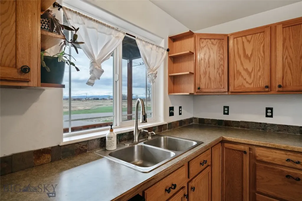 283 Lewis & Clark Trail Bozeman MT 59718