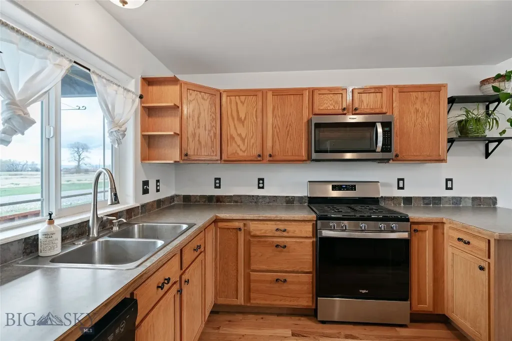 283 Lewis & Clark Trail Bozeman MT 59718