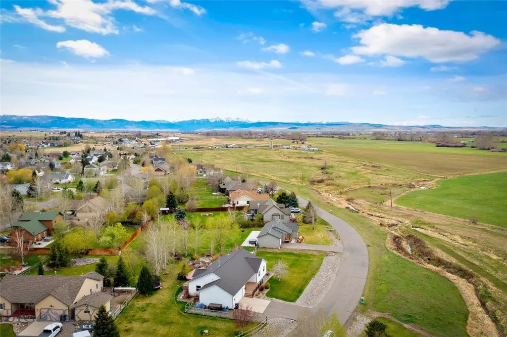 283 Lewis & Clark Trail Bozeman MT 59718