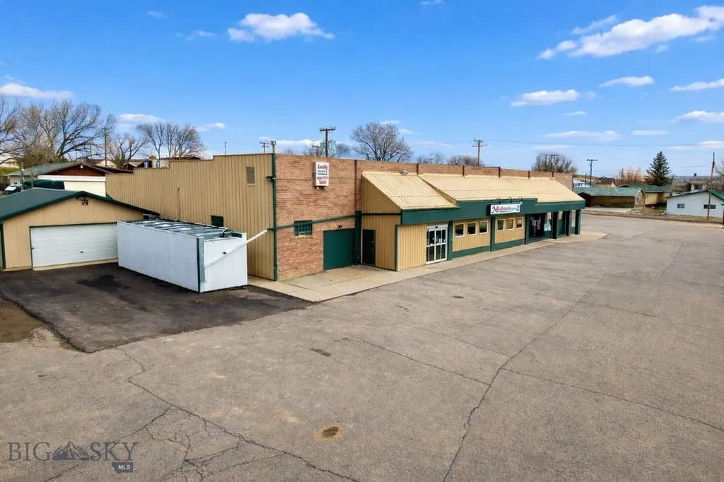 207 3rd Street NE Harlowton MT 59036