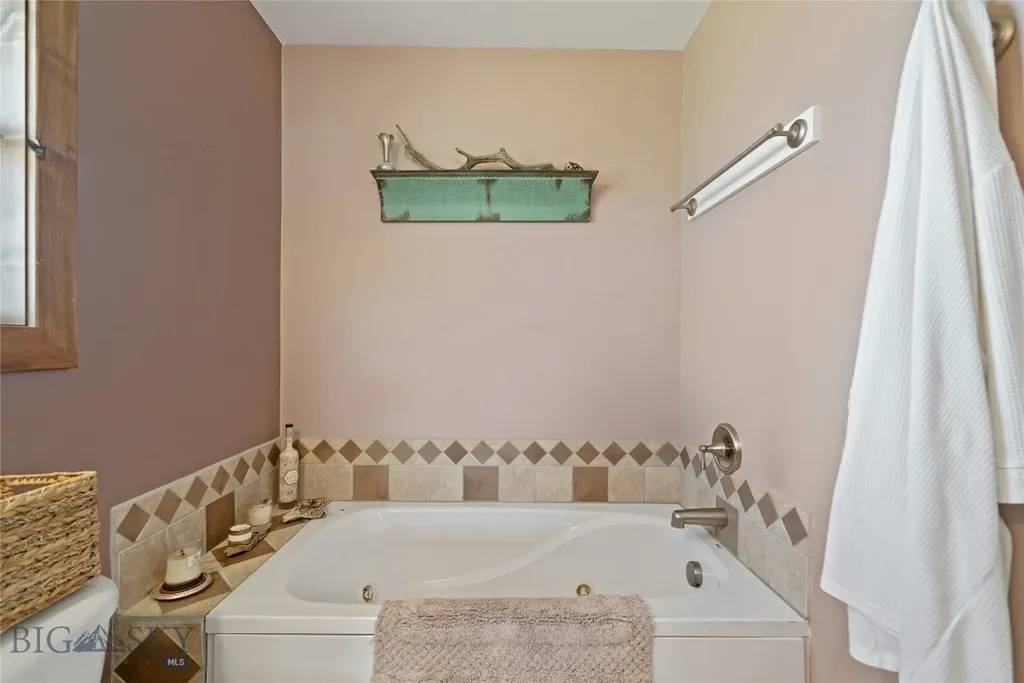 536 W Fagin Street Ennis MT 59729