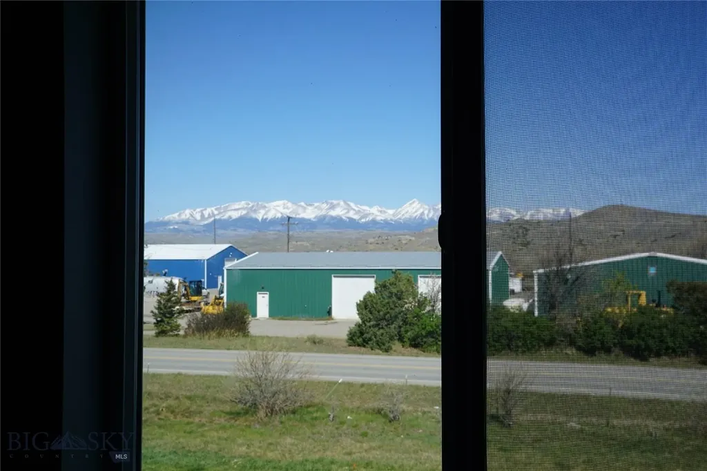 1004 Sheep Herder Lane Big Timber MT 59011