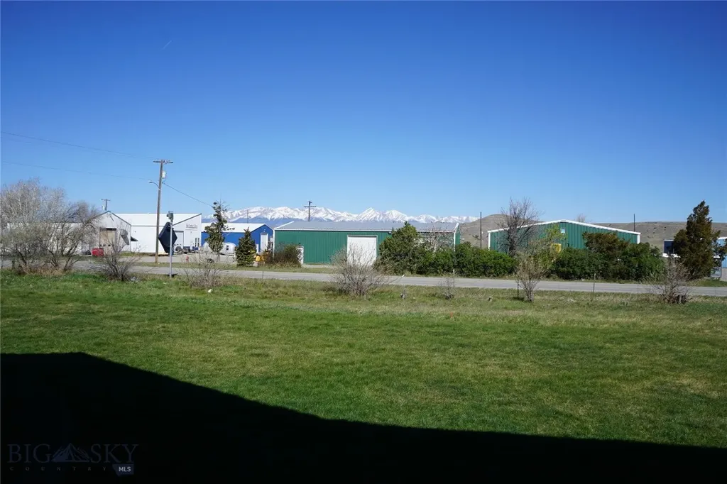 1004 Sheep Herder Lane Big Timber MT 59011