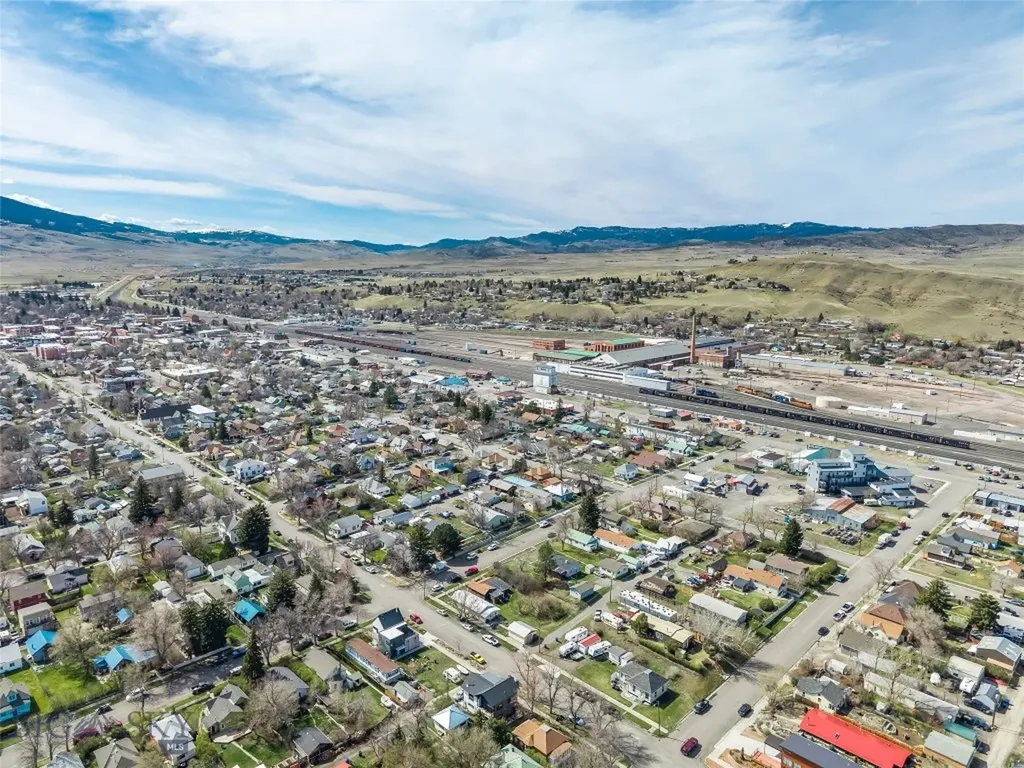129 1/2 S I Street Livingston MT 59047