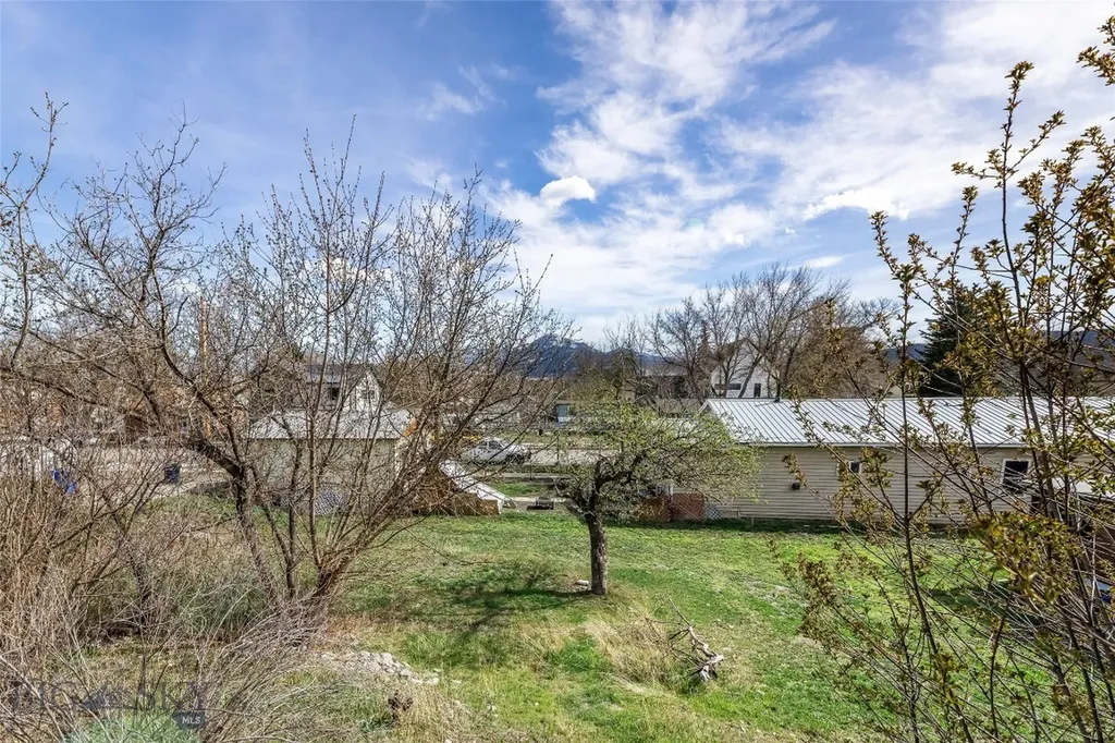 129 1/2 S I Street Livingston MT 59047