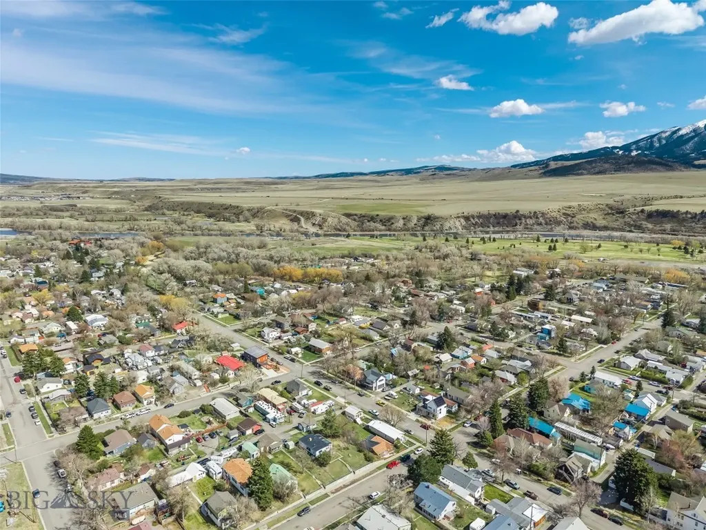 129 1/2 S I Street Livingston MT 59047
