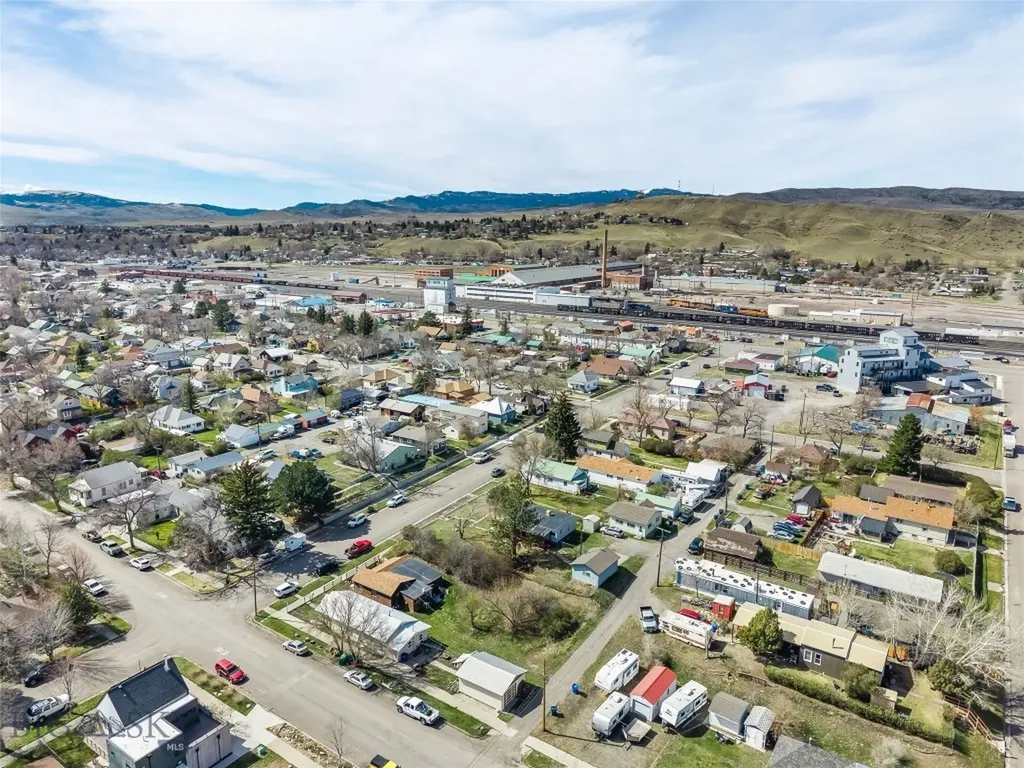 129 1/2 S I Street Livingston MT 59047