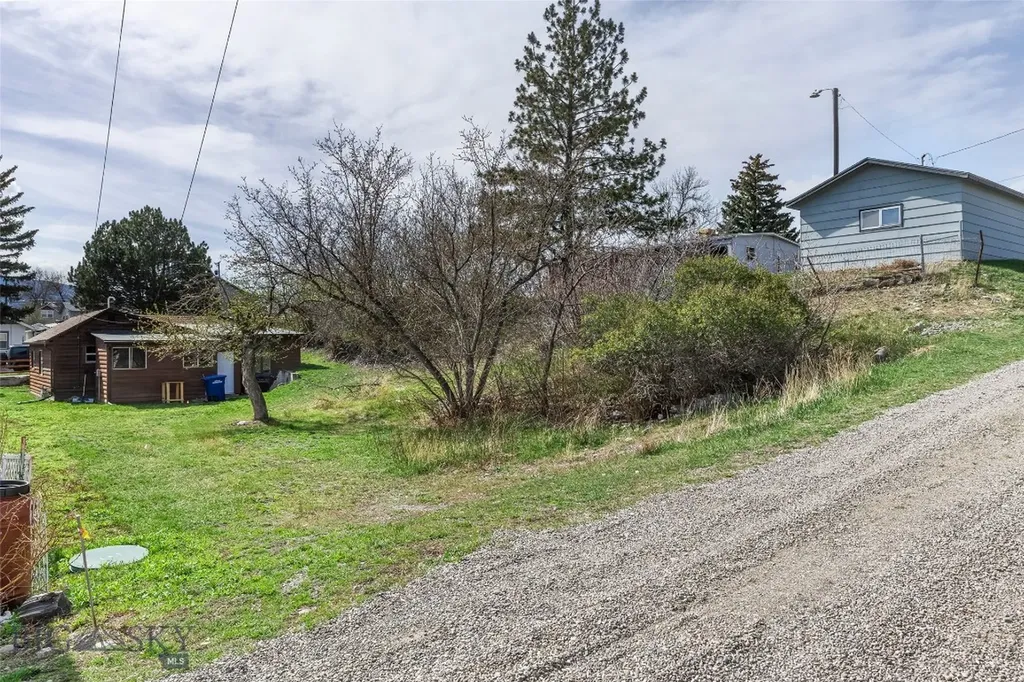 129 1/2 S I Street Livingston MT 59047