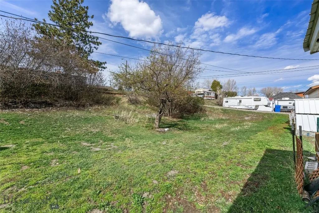 129 1/2 S I Street Livingston MT 59047