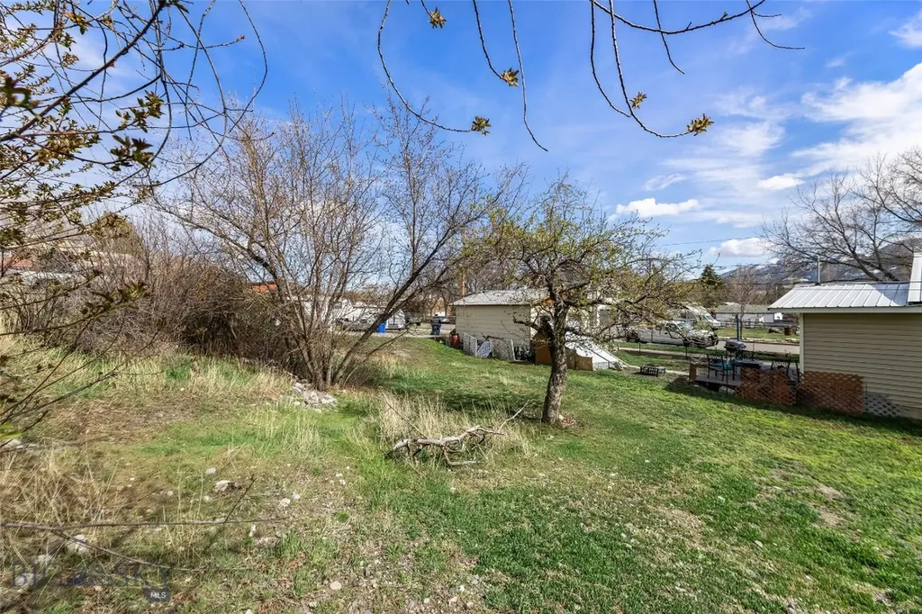 129 1/2 S I Street Livingston MT 59047